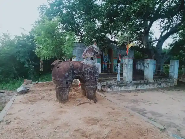 Arulmigu Muniyappa Swamy Temple, Pandidha Karanur, Pandidha Karanur - 624620 அருள்மிகு முனியப்பசாமி திருக்கோயில், Pandidha Karanur, பண்டிதகரனூர் - 624620, Dindigul - Ancient Temple Architecture and History Image 5