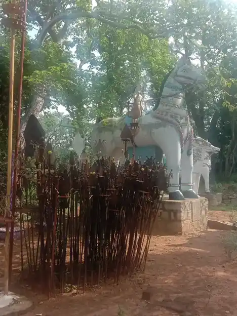 Arulmigu Muniyappa Swamy Temple, R.Kombai - 624706 அருள்மிகு முனியப்பசாமி கோயில், R.Kombai - 624706, Dindigul - Ancient Temple Architecture and History Image 3