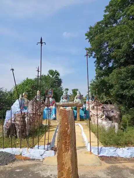 Arulmigu Muniyappan Bathrakaliamman Temple, Chinnathambipalayam - 637209 Arulmigu Muniyappan Bathrakaliamman Temple, சின்னதம்பிபாளையம் - 637209, Namakkal - Ancient Temple Architecture and History Image 4