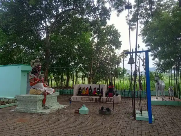 Arulmigu Muniyappan Temple, Chozhamudaiyampatti, Thirumalaipatti - 637404 அருள்மிகு முனியப்பன் திருக்கோயில், சோழமுடையாம்பட்டி, Thirumalaipatti - 637404, Namakkal - Ancient Temple Architecture and History Image 2