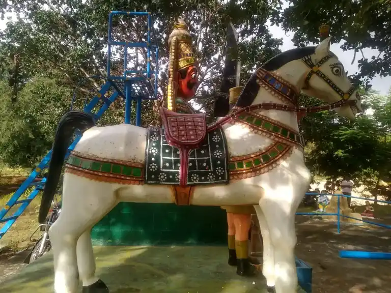 Arulmigu Muniyappan Temple, Gujjarahalli - 636806 Arulmigu Muniyappan Temple, Gujjarahalli - 636806, Dharmapuri - Ancient Temple Architecture and History Image 2