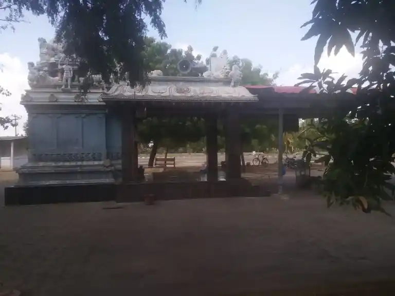 Arulmigu Muniyappaswamy Temple, R.Pudhukkottai - 639108 Arulmigu Muniyappaswamy Temple, R.Pudhukkottai - 639108, Karur - Ancient Temple Architecture and History Image 3