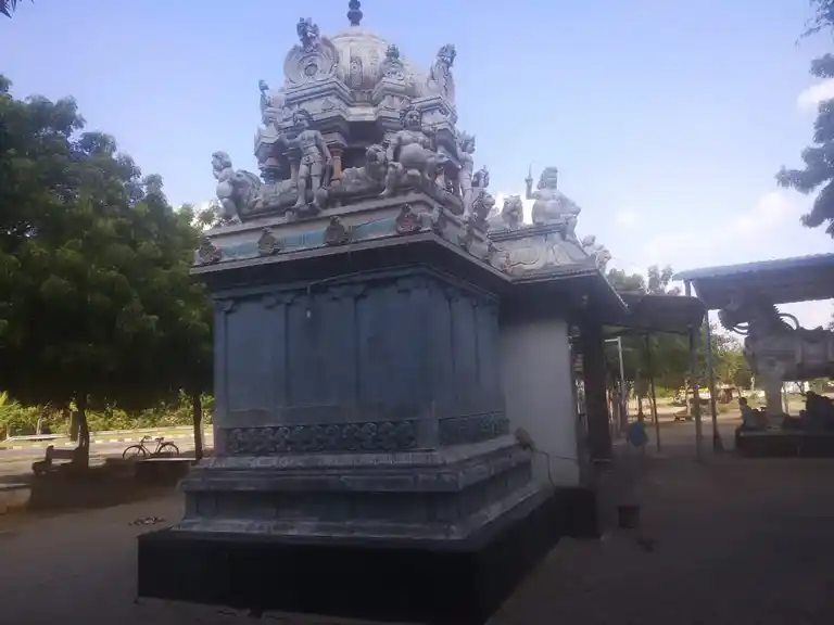 Arulmigu Muniyappaswamy Temple, R.Pudhukkottai - 639108 Arulmigu Muniyappaswamy Temple, R.Pudhukkottai - 639108, Karur - Ancient Temple Architecture and History Image 4