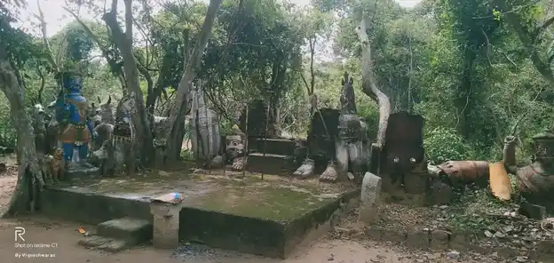 Arulmigu Munneeswarar Temple, Suranviduthi - 622301 Arulmigu Munneeswarar Temple,  - 622301, Pudukkottai - Ancient Temple Architecture and History Image 2