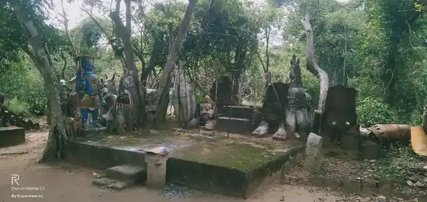 Arulmigu Munneeswarar Temple, Suranviduthi - 622301 Arulmigu Munneeswarar Temple,  - 622301, Pudukkottai - Ancient Temple Architecture and History Image 6