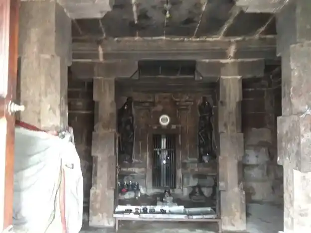 Arulmigu Munneswarar Temple, Kalasamangalam, Alangudi Taluk - 622303 அருள்மிகு முனீஸ்வரர் திருக்கோயில், கலசமங்கலம், ஆலங்குடி வட்டம் - 622303, Pudukkottai - Ancient Temple Architecture and History Image 2