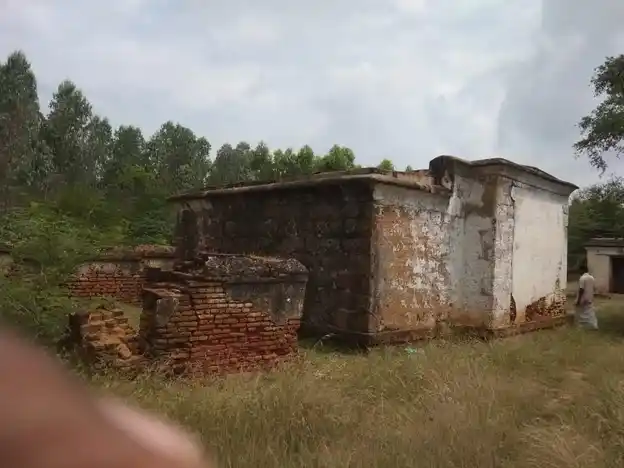 Arulmigu Munneswarar Temple, Kalasamangalam, Alangudi Taluk - 622303 அருள்மிகு முனீஸ்வரர் திருக்கோயில், கலசமங்கலம், ஆலங்குடி வட்டம் - 622303, Pudukkottai - Ancient Temple Architecture and History Image 6