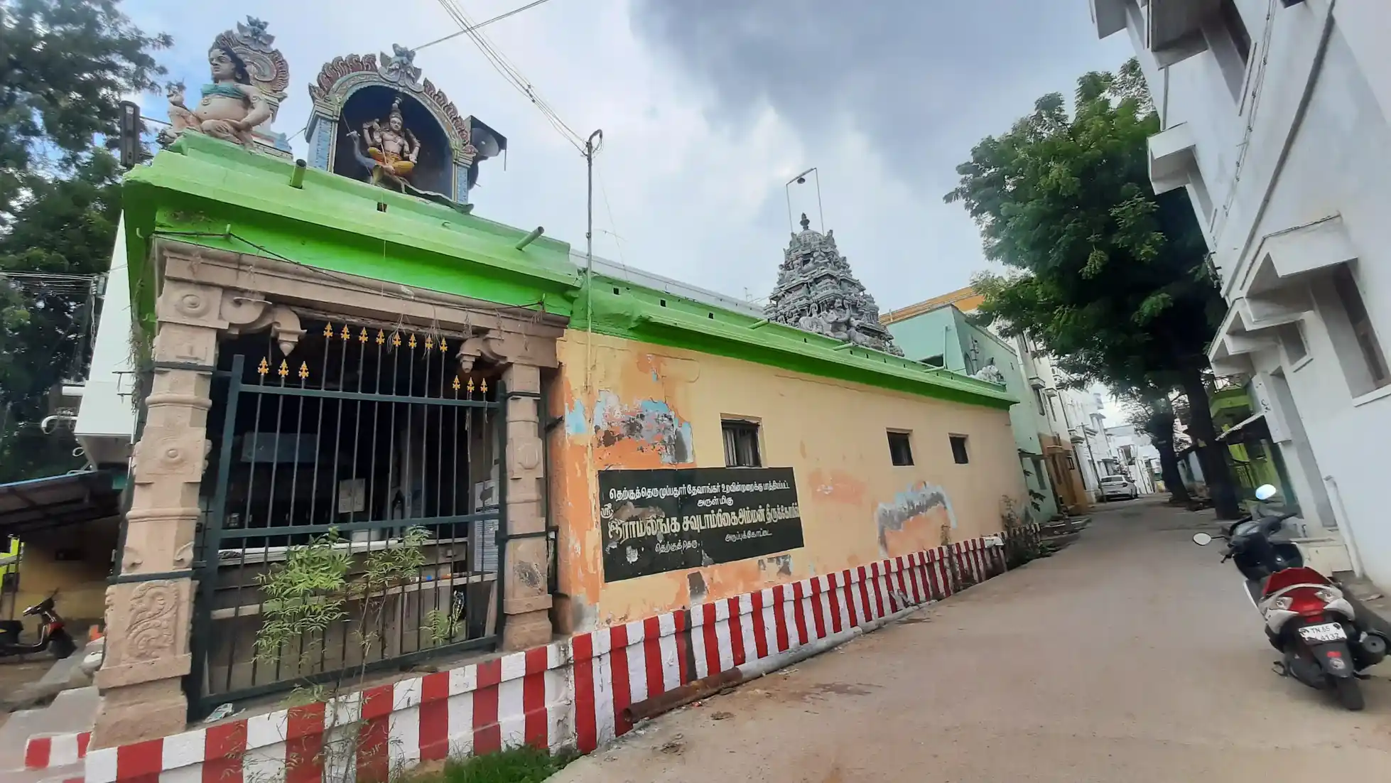 Arulmigu Muppathur Ramalinga Sowdambikai Amman Temple, Aruppukottai - 626101 Arulmigu Muppathur Ramalinga Sowdambikai Amman Temple, Aruppukottai - 626101, Virudhunagar - Ancient Temple Architecture and History Image 3