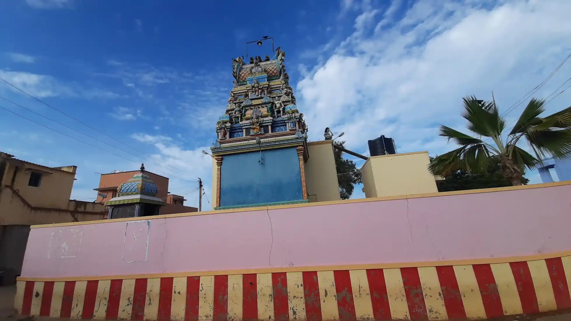 Arulmigu Muppidathi Amman And Sri Vinayagar And Sri Poothaththan Temple, Udaiampuli, Udaiyampuli - 627602 அருள்மிகு முப்பிடாதியம்மன் ஸ்ரீ விநாயகர் ஸ்ரீ பூதத்தான் திருக்கோயில், உடையாம்புளி, உடையாம்புளி - 627602, Tenkasi - Ancient Temple Architecture and History Image 2