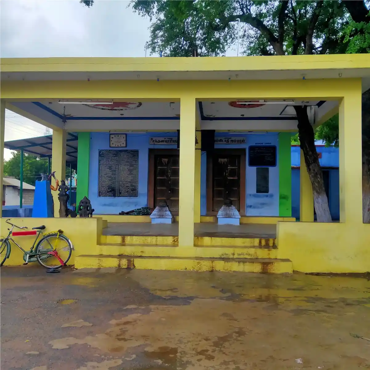 Arulmigu Muppidathi Amman Santhanamari Ammantemple, Pirancheri - 627451