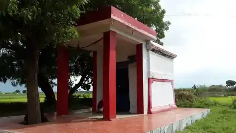 Arulmigu Muppidathi Amman Temple, Versamuthiram - 627424 Temple