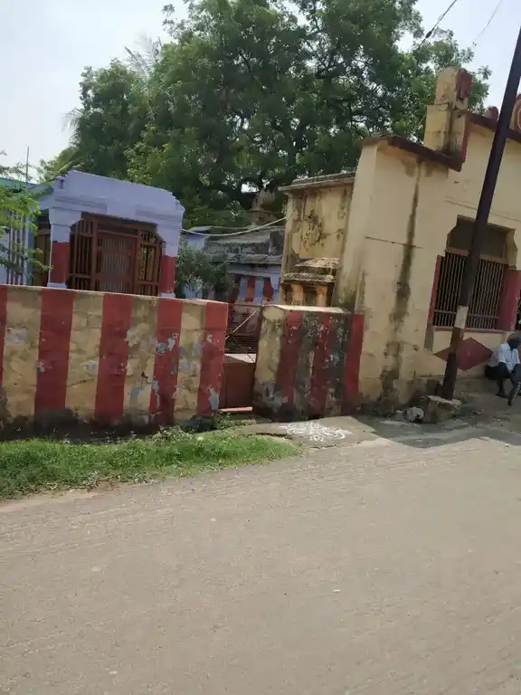 Arulmigu Muppidathi Amman Temple, Village Outer, Urkad - 627416 அருள்மிகு முப்பிடாதி அம்மன் திருக்கோயில், Village Outer, Urkad - 627416, Tirunelveli - Ancient Temple Architecture and History Image 4