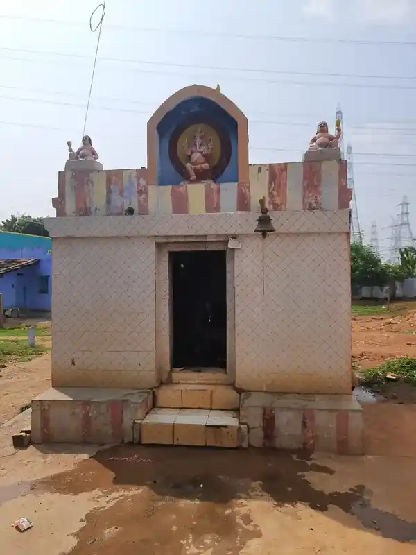 Arulmigu Muppidathiamman And Pillaiyar Temple, Abisekapatti - 627358 அருள்மிகு முப்புடாதியம்மன் மற்றும் பிள்ளையார் திருக்கோயில், ்பிஷேகப்பட்டி, அபிஷேகப்பட்டி - 627358, Tirunelveli - Ancient Temple Architecture and History Image 4