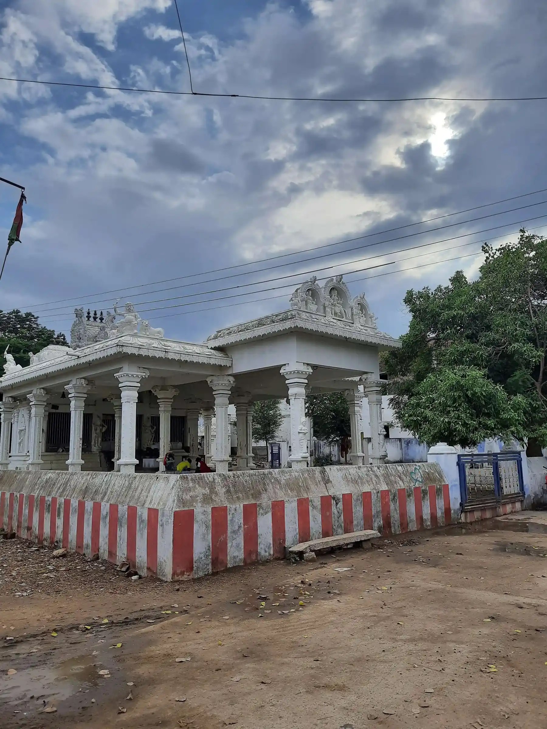 Arulmigu Muppidathiamman Temple, Thenpathu - 627358 அருள்மிகு முப்பிடாதியம்மன் திருக்கோயில், Thenpathu - 627358, Tirunelveli - Ancient Temple Architecture and History Image 2