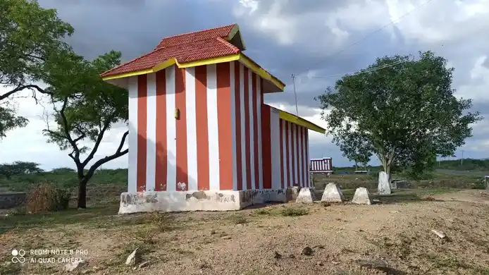 Arulmigu Muppithadi Amman Temple, South Karaseri - 628601 அருள்மிகு முப்பிடாதியம்மன் திருக்கோயில், South Karaseri - 628601, Thoothukudi - Ancient Temple Architecture and History Image 5