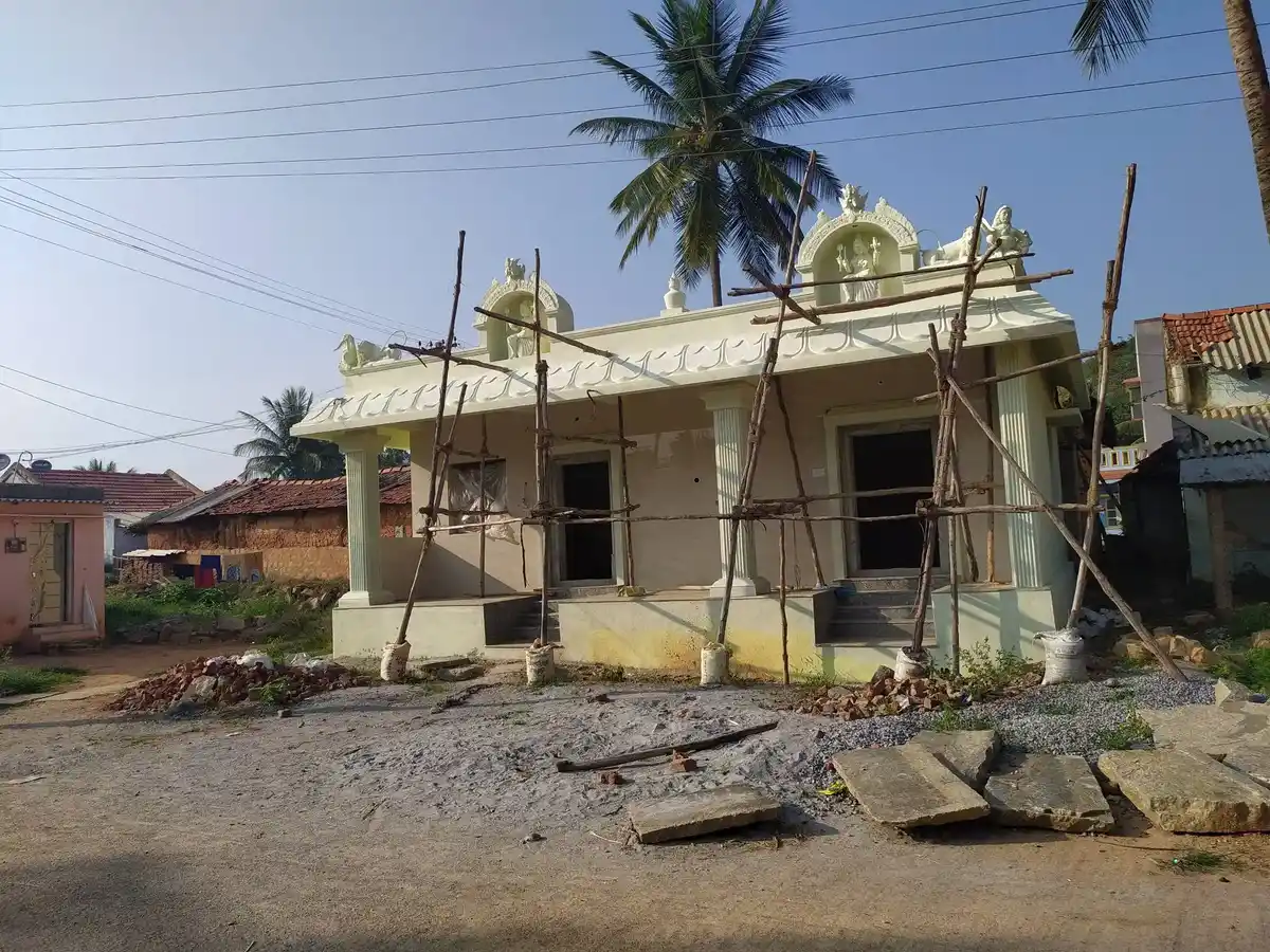 Arulmigu Muruda Basuveswarar Temple, Gopachandram - 635107 அருள்மிகு முரட பசவேஸ்வரர் திருக்கோயில், Gopachandram - 635107, Krishnagiri - Ancient Temple Architecture and History Image 5