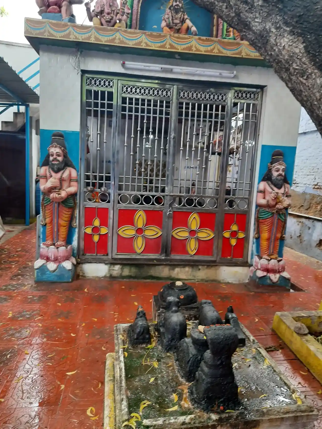 Arulmigu Murungaiyadi Sastha And Muppidathiamman Temple, Tirunelveli - 627006 அருள்மிகு ஸ்ரீ முருங்கையடி சாஸ்தா மற்றும் முப்பிடாதியம்மன் திருக்கோயில், Tirunelveli - 627006, Tirunelveli - Ancient Temple Architecture and History Image 4