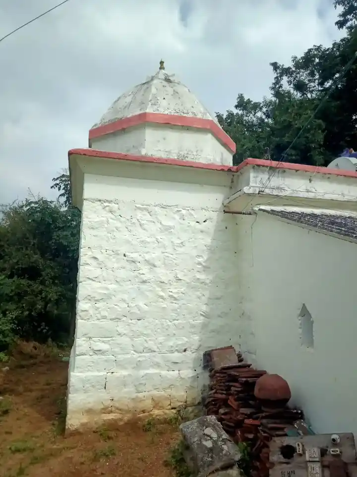 Arulmigu Mutahlamman Temple, Sathirapatti - 624614 அருள்மிகு முத்தாலம்மன் திருக்கோயில், Sathirapatti - 624614, Dindigul - Ancient Temple Architecture and History Image 2