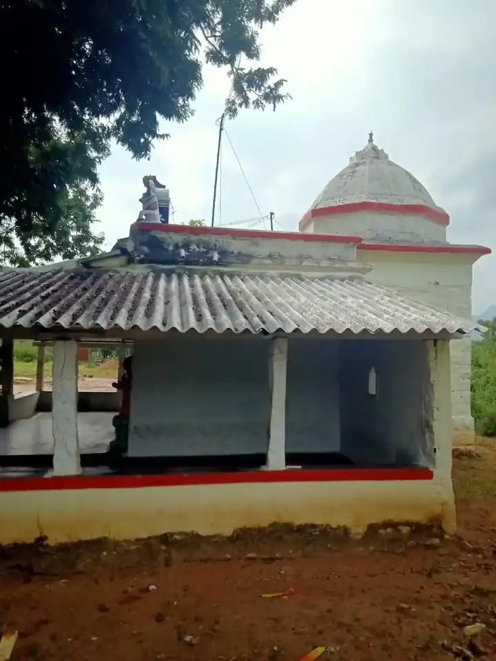 Arulmigu Mutahlamman Temple, Sathirapatti - 624614 அருள்மிகு முத்தாலம்மன் திருக்கோயில், Sathirapatti - 624614, Dindigul - Ancient Temple Architecture and History Image 5
