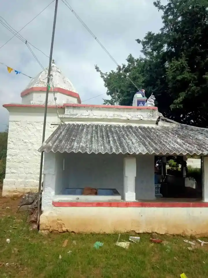 Arulmigu Mutahlamman Temple, Sathirapatti - 624614 அருள்மிகு முத்தாலம்மன் திருக்கோயில், Sathirapatti - 624614, Dindigul - Ancient Temple Architecture and History Image 8