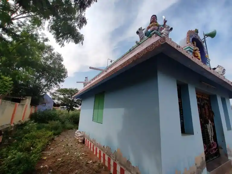 Arulmigu Muthalamman And Machaperumal Temple, Aranmanaikottai - 624208 அருள்மிகு முத்தலாம்மன் மற்றும் மச்சுப் பெருமாள் திருக்கோயில், Aranmanaikottai - 624208, Dindigul - Ancient Temple Architecture and History Image 2