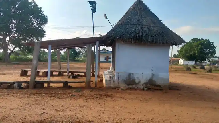 Arulmigu Muthalamman Jakkalamman Temple, R. Pudukottai - 624706 அருள்மிகு முத்தாலம்மன் ஜக்காலம்மன் திருக்கோயில், R. Pudukottai - 624706, Dindigul - Ancient Temple Architecture and History Image 7