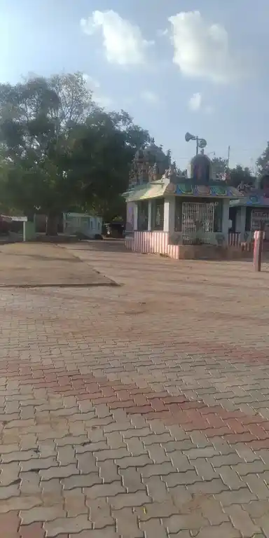 Arulmigu Muthalamman Kalliamman Temple, Chellapanayakenpatti - 624405 அருள்மிகு முத்தாளம்மன், காளியம்மன் திருக்கோயில், செல்லப்பநாயக்கன்பட்டி - 624405, Dindigul - Ancient Temple Architecture and History Image 2