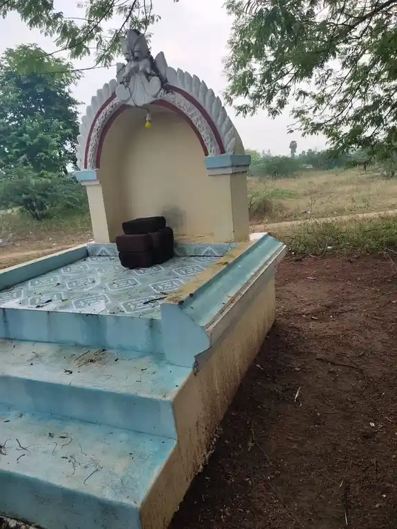 Arulmigu Muthalamman Temple, Adiyanoothu - 624003 அருள்மிகு முத்தாலம்மன் திருக்கோயில், Adiyanoothu - 624003, Dindigul - Ancient Temple Architecture and History Image 2