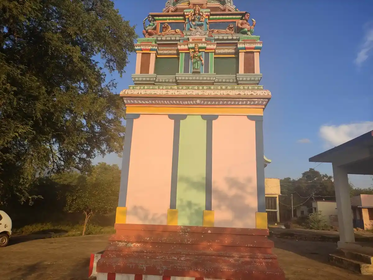 Arulmigu Muthalamman Temple, Gullalagundu - 624201 அருள்மிகு முத்தாலம்மன் திருக்கோயில், Gullalagundu - 624201, Dindigul - Ancient Temple Architecture and History Image 3
