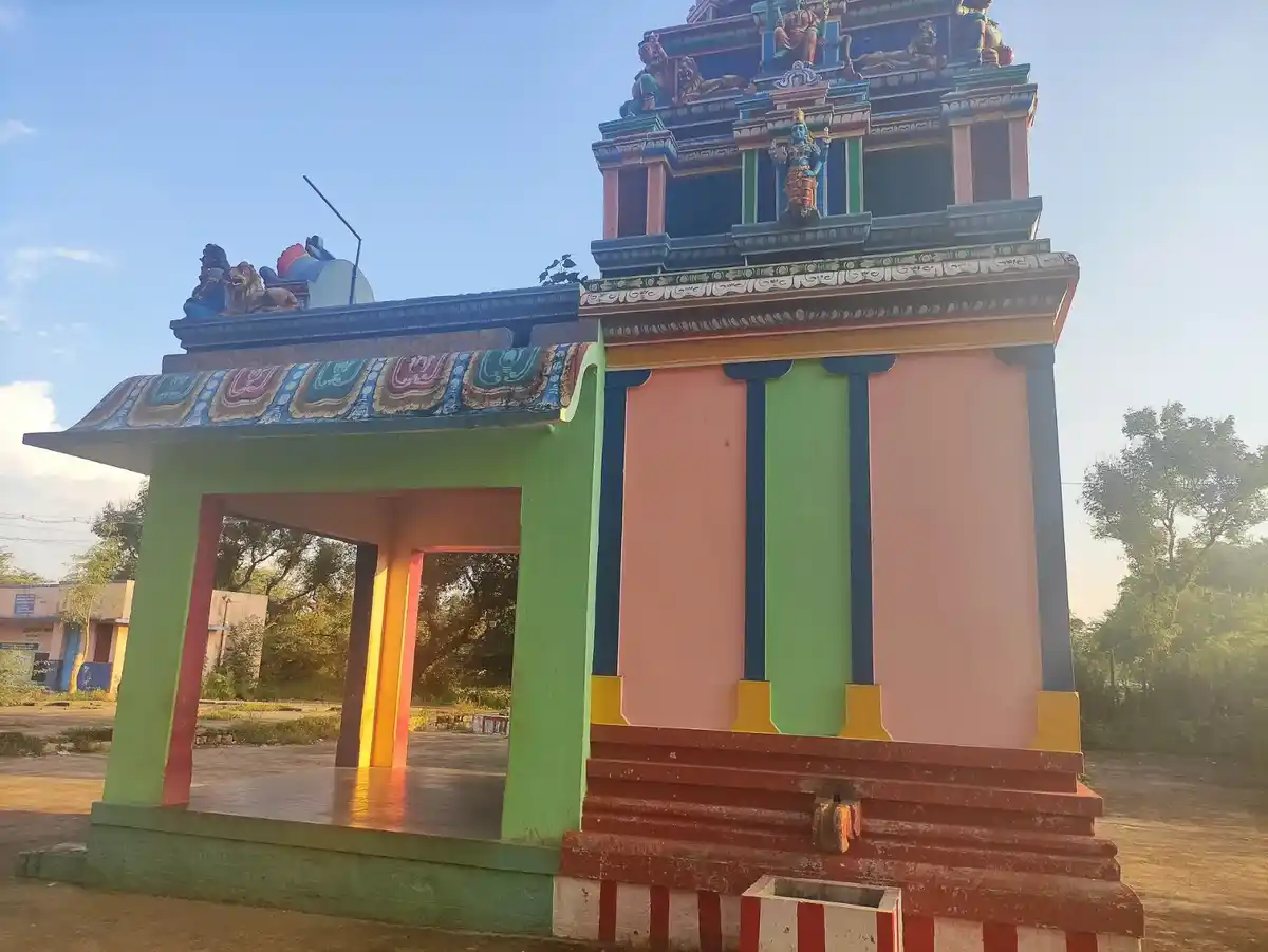 Arulmigu Muthalamman Temple, Gullalagundu - 624201 அருள்மிகு முத்தாலம்மன் திருக்கோயில், Gullalagundu - 624201, Dindigul - Ancient Temple Architecture and History Image 4