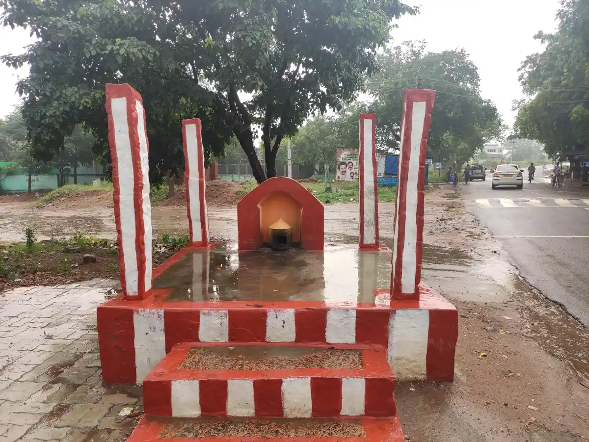 Arulmigu Muthalamman Temple, Jambuduraikottai - 624206