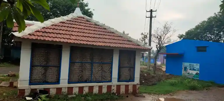 Arulmigu Muthalamman Temple, Pillaiyarnatham - 624219 அருள்மிகு முத்தாலம்மன் கோயில், Pillaiyarnatham - 624219, Dindigul - Ancient Temple Architecture and History Image 2