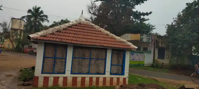 Arulmigu Muthalamman Temple, Pillaiyarnatham - 624219 அருள்மிகு முத்தாலம்மன் கோயில், Pillaiyarnatham - 624219, Dindigul - Ancient Temple Architecture and History Image 3