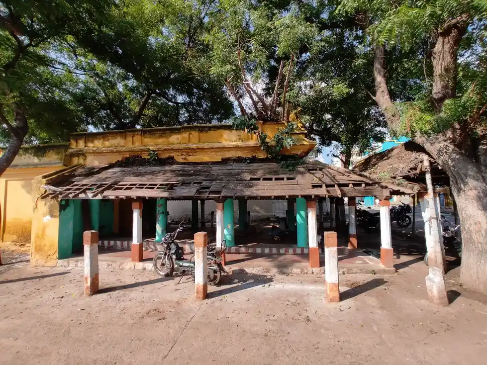 Arulmigu Muthalamman Temple, Ramarajapuram - 624219 அருள்மிகு முத்தாலம்மன் திருக்கோயில், ராமராஜபுரம் - 624219, Dindigul - Ancient Temple Architecture and History Image 2
