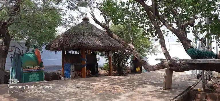 Arulmigu Muthalamman Temple, Silvarpatti - 624709 அருள்மிகு முத்தாலம்மன் திருக்கோயில், Silvarpatti - 624709, Dindigul - Ancient Temple Architecture and History Image 2