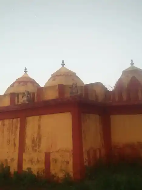 Arulmigu Muthallamman Baghavathiamman Temple, Poochinayakkanpatti - 624002 அருள்மிகு முத்தாளம்மன் மற்றும் பகவதிஅம்மன் திருக்கோயில், பூச்சிநாயக்கன்பட்டி - 624002, Dindigul - Ancient Temple Architecture and History Image 6