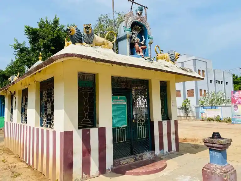 Arulmigu Muthallamman Temple, Anupampattu - 631210 அருள்மிகு முத்தாலம்மன் திருக்கோயில், அனுபாம்பட்டு - 631210, Tiruvallur - Ancient Temple Architecture and History Image 3