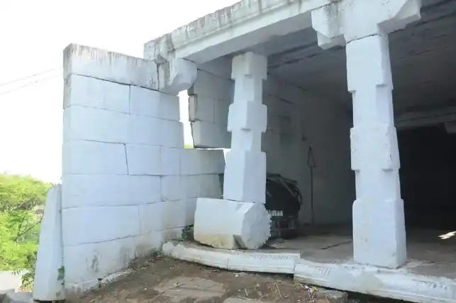 Arulmigu Muthallamman Temple, Earumpoondi - 606601 Temple