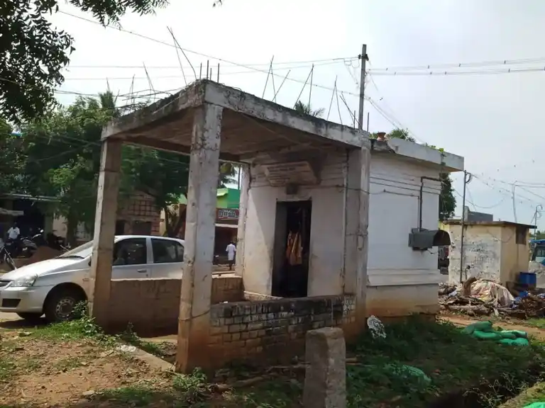 Arulmigu Muthallamman Temple, Kalaivanar Nagar, Alanganallure - 625501 அருள்மிகு முத்தாலம்மன் கோயில், கலைவாணர் நகர், அலங்காநல்லூர் - 625501, Madurai - Ancient Temple Architecture and History Image 3