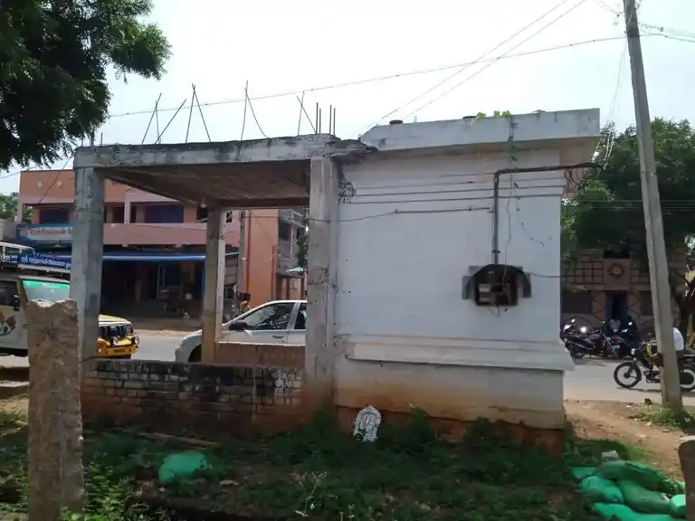 Arulmigu Muthallamman Temple, Kalaivanar Nagar, Alanganallure - 625501 அருள்மிகு முத்தாலம்மன் கோயில், கலைவாணர் நகர், அலங்காநல்லூர் - 625501, Madurai - Ancient Temple Architecture and History Image 4