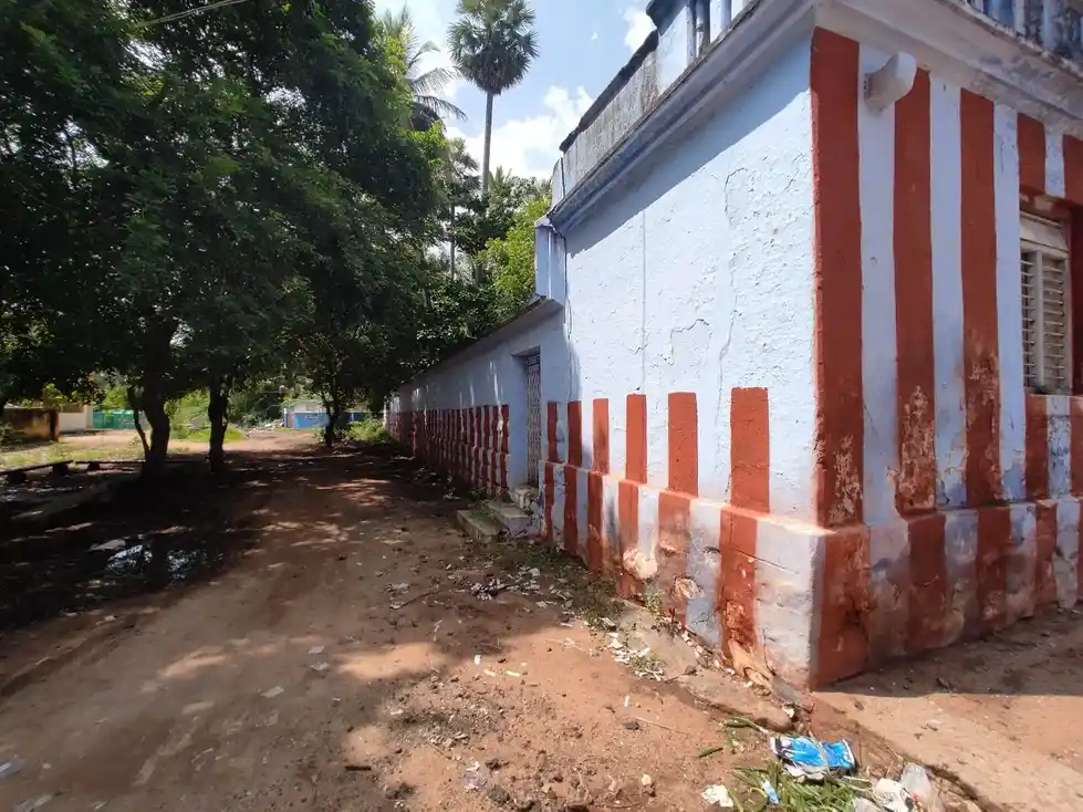 Arulmigu Muthallamman Temple, Vilampatty - 624219 அருள்மிகு முத்தாலம்மன் திருக்கோயில், விளாம்பட்டி - 624219, Dindigul - Ancient Temple Architecture and History Image 2