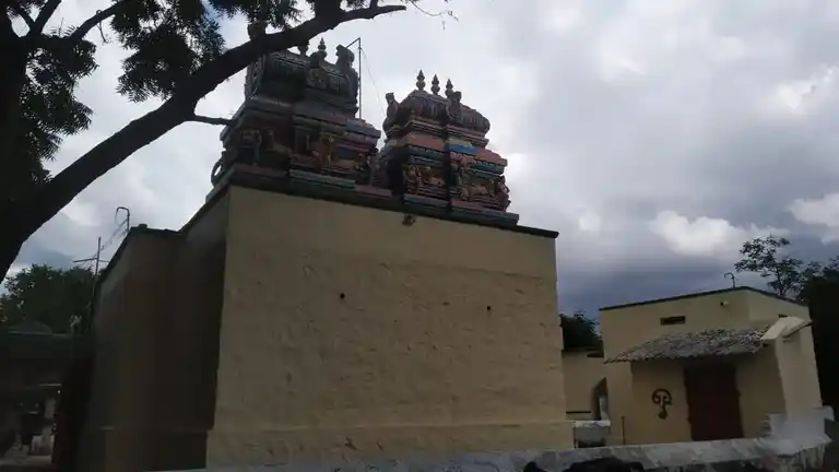 Arulmigu Mutharamman Temple, Araikulam, Araikulam - 627356 அருள்மிகு முத்தாரம்மன் திருக்கோயில், ஆரைக்குளம், ஆரைக்குளம் - 627356, Tirunelveli - Ancient Temple Architecture and History Image 4