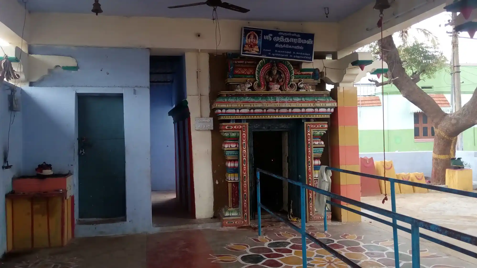 Arulmigu Mutharamman Temple, Madavar Vilagam, Pappankulam, Madavar Vilagam - 627423 அருள்மிகு முத்தாரம்மன் திருக்கோயில், மடவாா்விளாகம், பாப்பான்குளம், Madavar Vilagam - 627423, Tenkasi - Ancient Temple Architecture and History Image 4