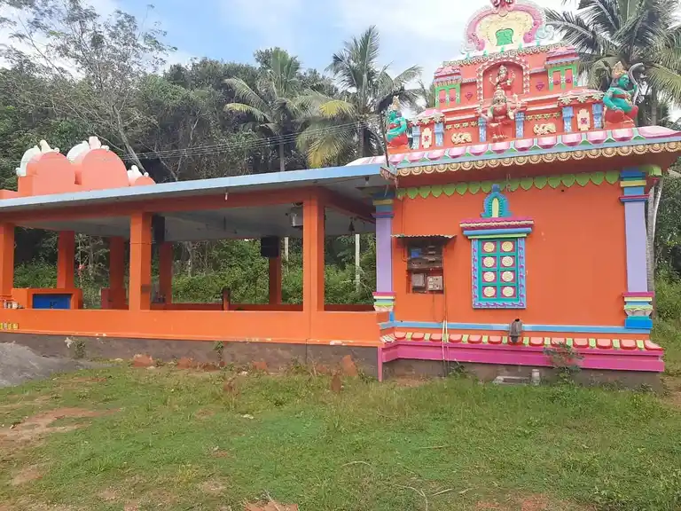 Arulmigu Mutharamman Temple, Theruvukadai, Thozhicode - 629157 அருள்மிகு முத்தாரம்மன் திருக்கோயில், Theruvukadai, Thozhicode - 629157, Kanyakumari - Ancient Temple Architecture and History Image 4