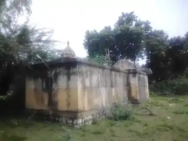 Arulmigu Muthayipattavan Temple, Kanakkanpatti, Pudukkottai Taluk - 622001 அருள்மிகு முத்தாயிப்பட்டவன் திருக்கோயில், கணக்கன்பட்டி, புதுக்கோட்டை வட்டம் - 622001, Pudukkottai - Ancient Temple Architecture and History Image 3