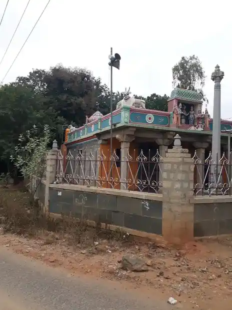 Arulmigu Muthoor Veerabathra Swamy Temple, Sathanoor - 635107 அருள்மிகு முத்தூர் வீரபத்திரசாமி திருக்கோயில், Sathanoor - 635107, Krishnagiri - Ancient Temple Architecture and History Image 2