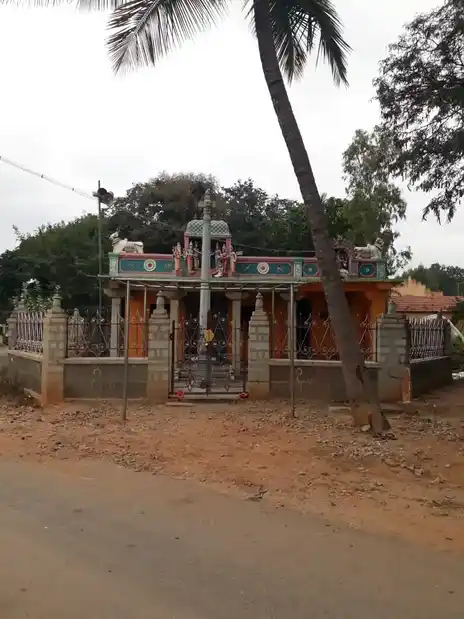 Arulmigu Muthoor Veerabathra Swamy Temple, Sathanoor - 635107 அருள்மிகு முத்தூர் வீரபத்திரசாமி திருக்கோயில், Sathanoor - 635107, Krishnagiri - Ancient Temple Architecture and History Image 3