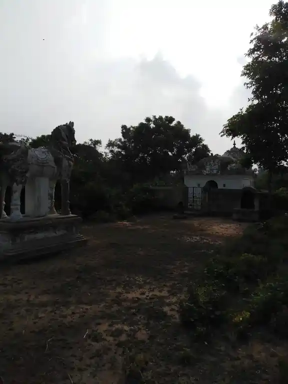 Arulmigu Muthu Ayyanar Temple, Vilathoti - 609204 அருள்மிகு முத்து அய்யனார் திருக்கோயில், Vilathoti - 609204, Thanjavur - Ancient Temple Architecture and History Image 3