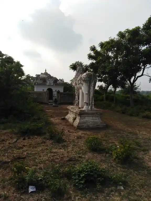 Arulmigu Muthu Ayyanar Temple, Vilathoti - 609204 அருள்மிகு முத்து அய்யனார் திருக்கோயில், Vilathoti - 609204, Thanjavur - Ancient Temple Architecture and History Image 5