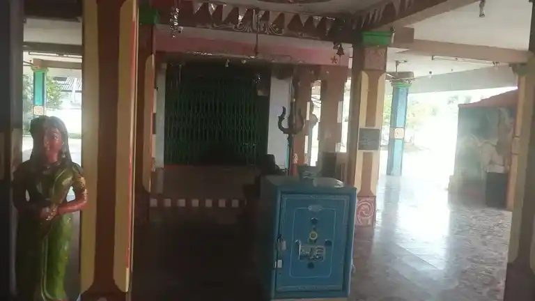 Arulmigu Muthu Mariyamman Temple, Karaipatti - 621310 Arulmigu Muthu mariyamman Temple, Karaipatti - 621310, Thiruchirappalli - Ancient Temple Architecture and History Image 4